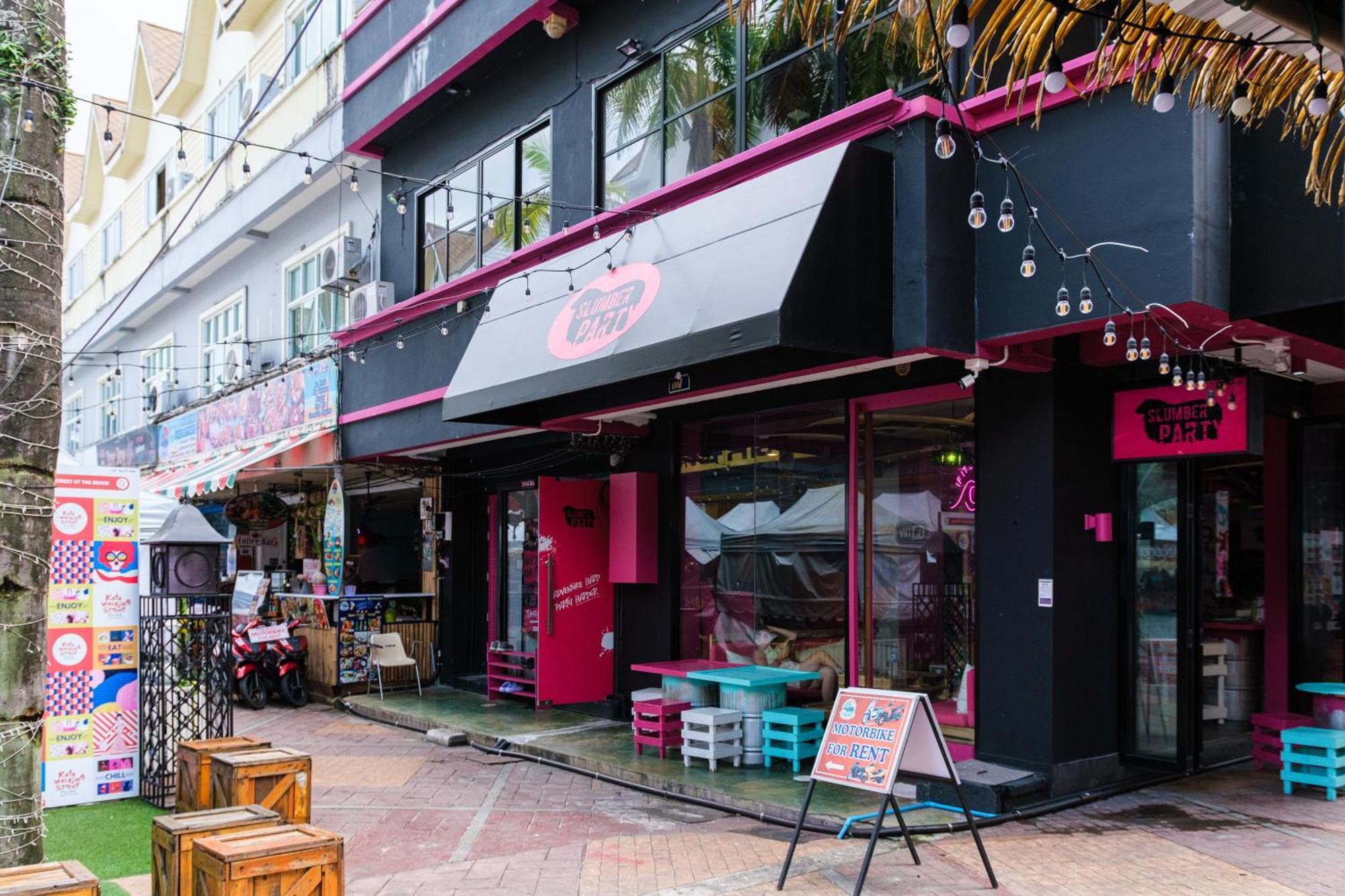 A Pousada Slumber Surf Phuket Kata Exterior foto